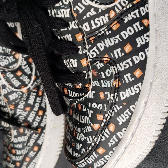 AIR FORCE 1 LOW '07 LV8 'JUST DO IT' BLACK (WOMEN’S SIZE 8) - Picture 2 of 3